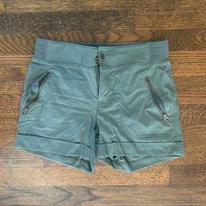 Athleta Shorts Size 4